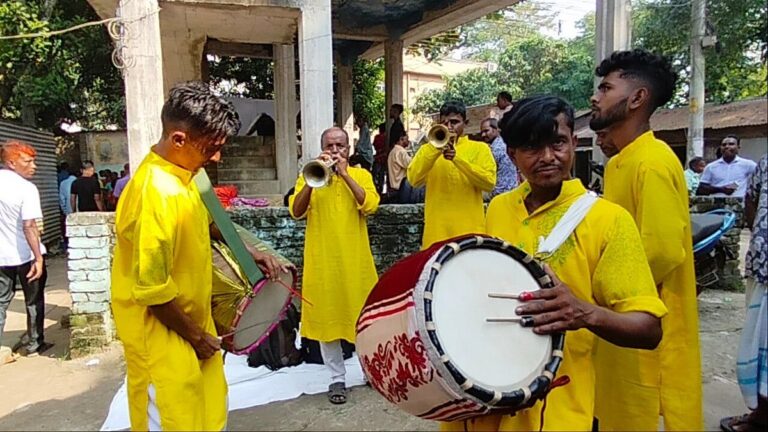কটিয়াদীর ঢাকের হাট: ৪০০ বছরের ঐতিহ্য