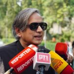 সরকার পতন নয়, অবাধ নির্বাচন চাই: বাংলাদেশ ও ফ্রান্সের সঙ্গে তুলনার জবাবে শশী থারুর