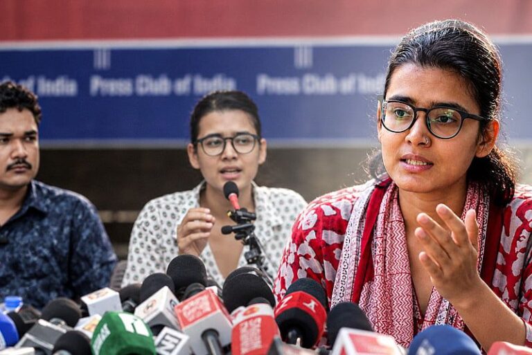 বাংলাদেশে ভাইরাল ভিডিও নিয়ে কী বললেন নেহা বোরা