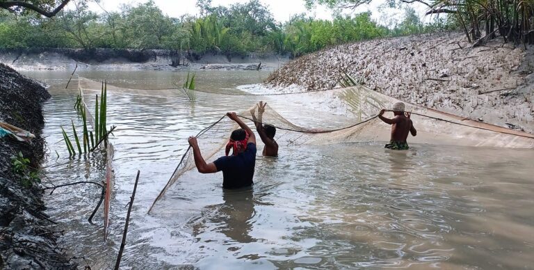 নীরব বসন্তের কালে অপরাধী ধরা যায়, ছোঁয়া যায় না